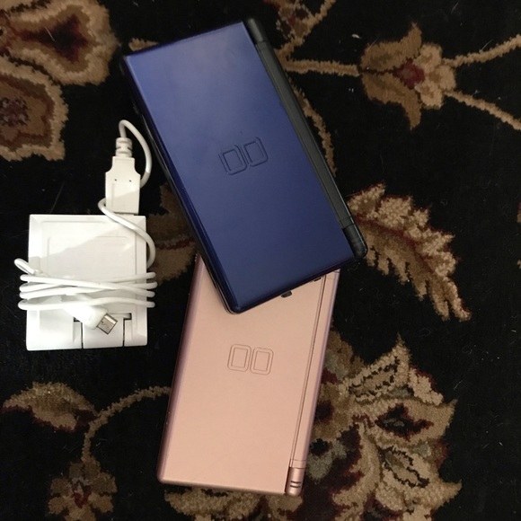Nintendo DS lite -  2 DS (dark blue and pink) - Picture 1 of 3